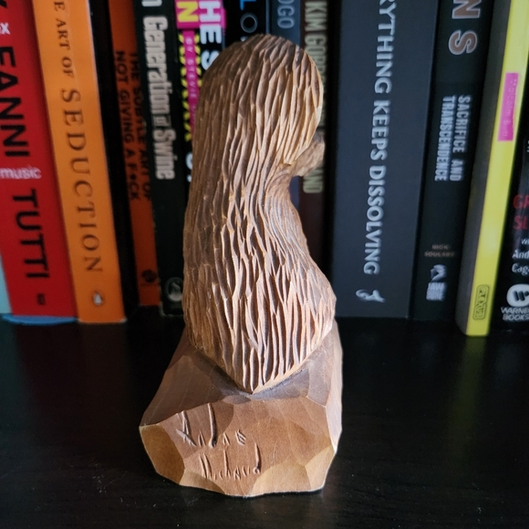 Hand carved shaggy dog - Picture 6 of 7